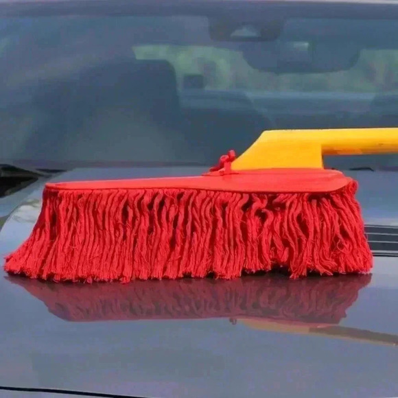 California Car Duster with Handle,Red - Picture 5 of 9